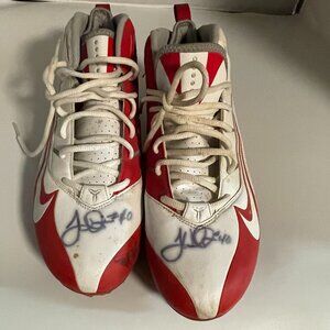Autographed Kansas City Chiefs Player-Worn Nike Football Cleats Size 11